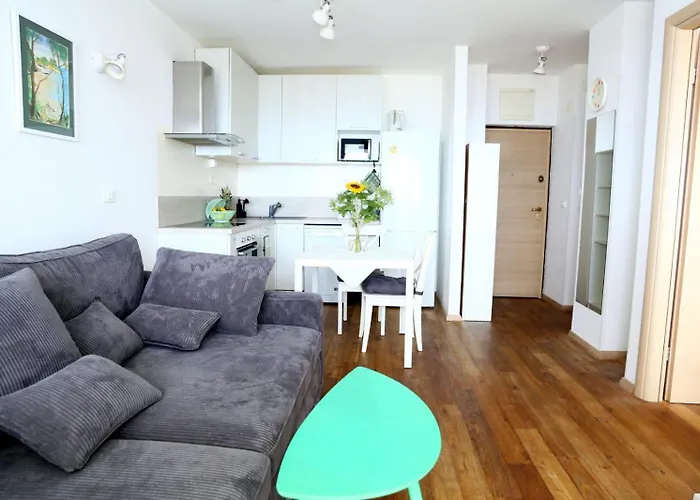 Apartment Renci With Sea View