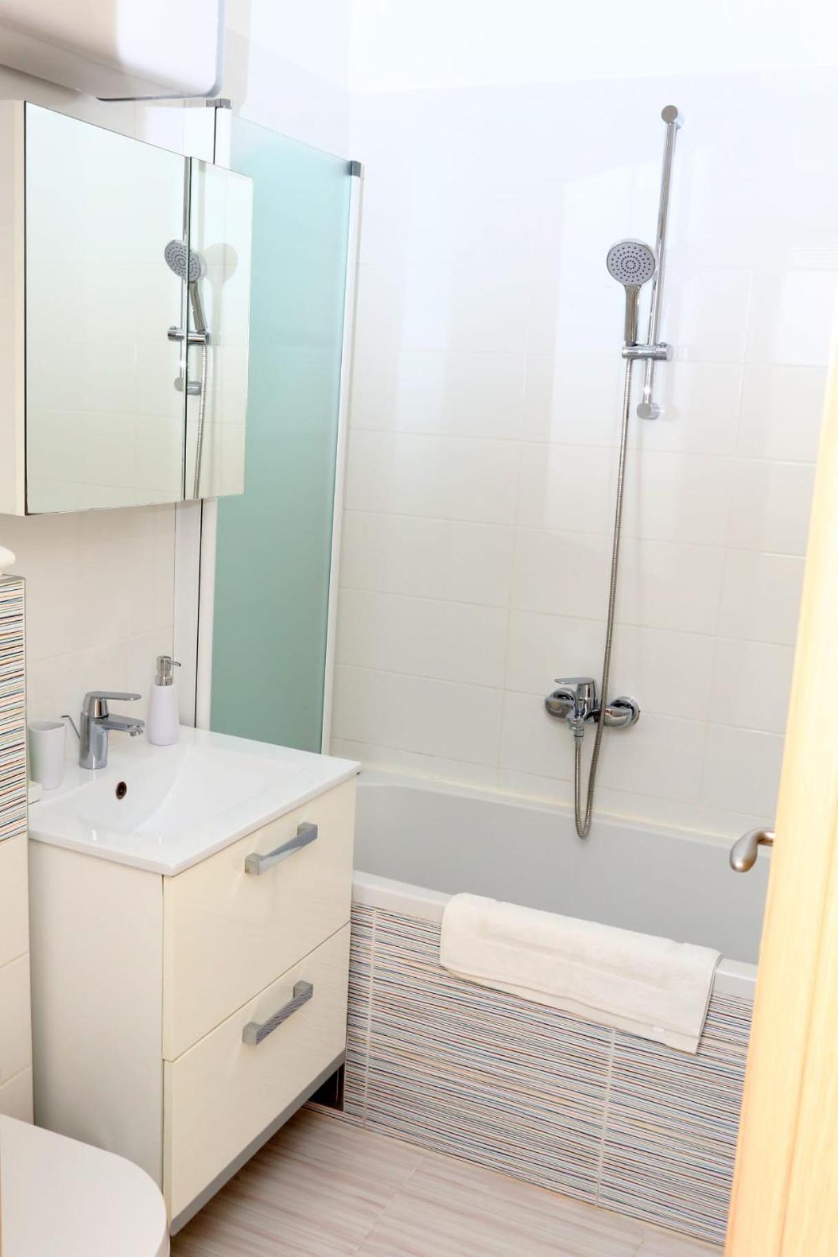 Apartman Renci With Sea View